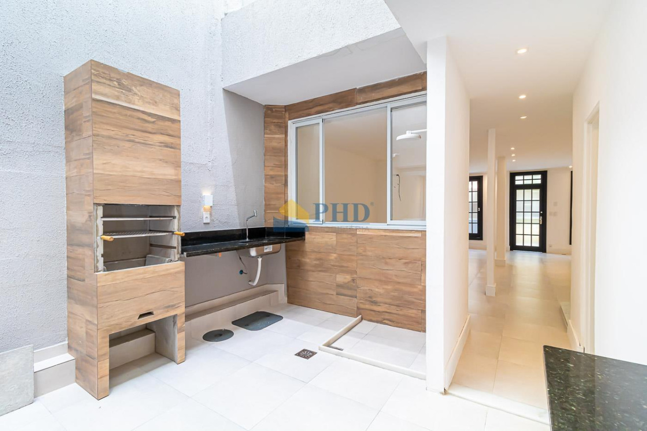 Casa 4 Quartos 234m² 