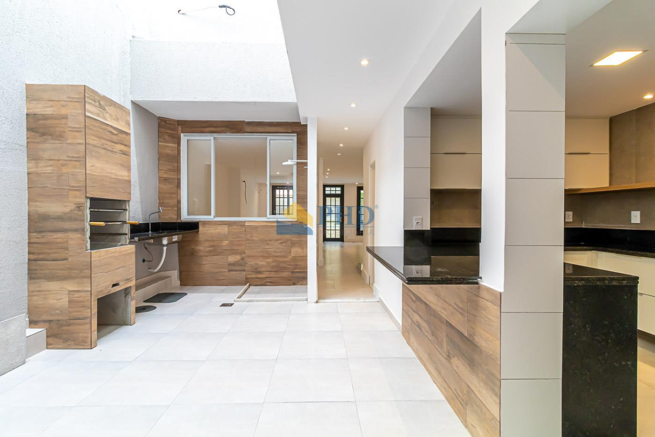 Casa 4 Quartos 234m² 