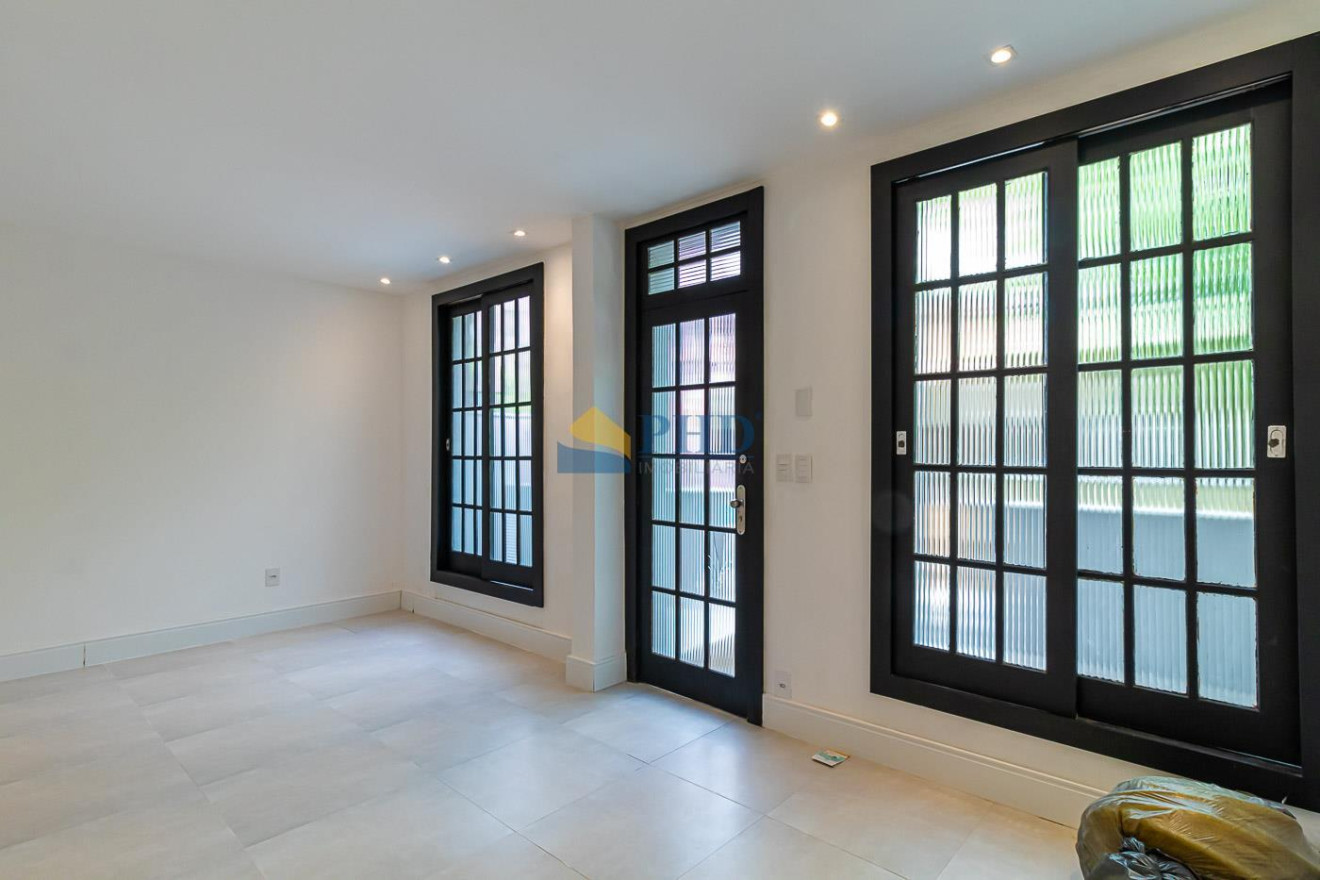 Casa 4 Quartos 234m² 