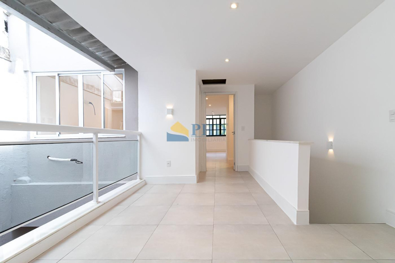 Casa 4 Quartos 234m² 