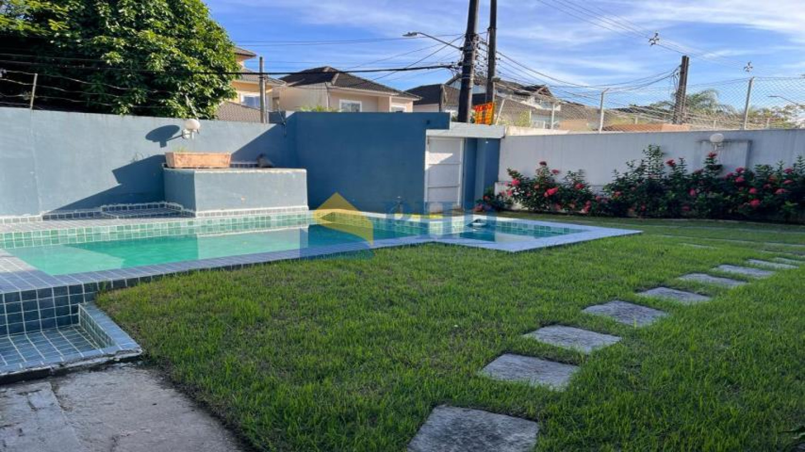 Casa 4 Quartos 200m² 