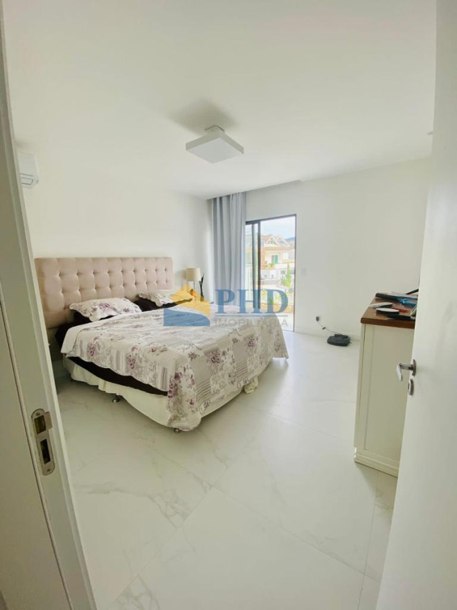 Casa 5 Quartos 300m² 