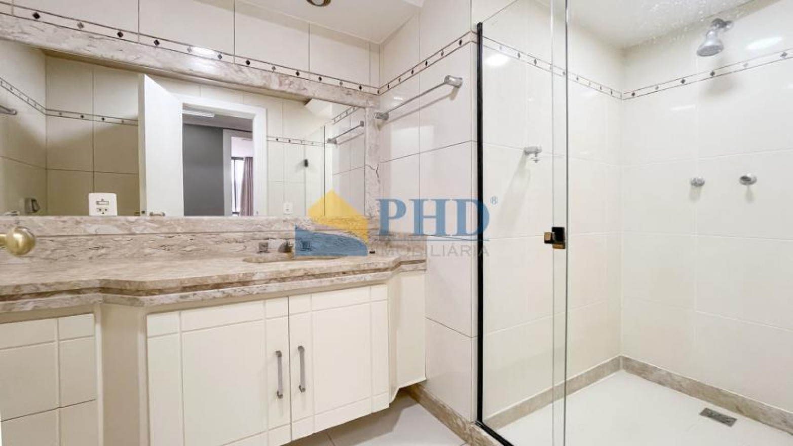 Apartamento 4 Quartos 210m² 