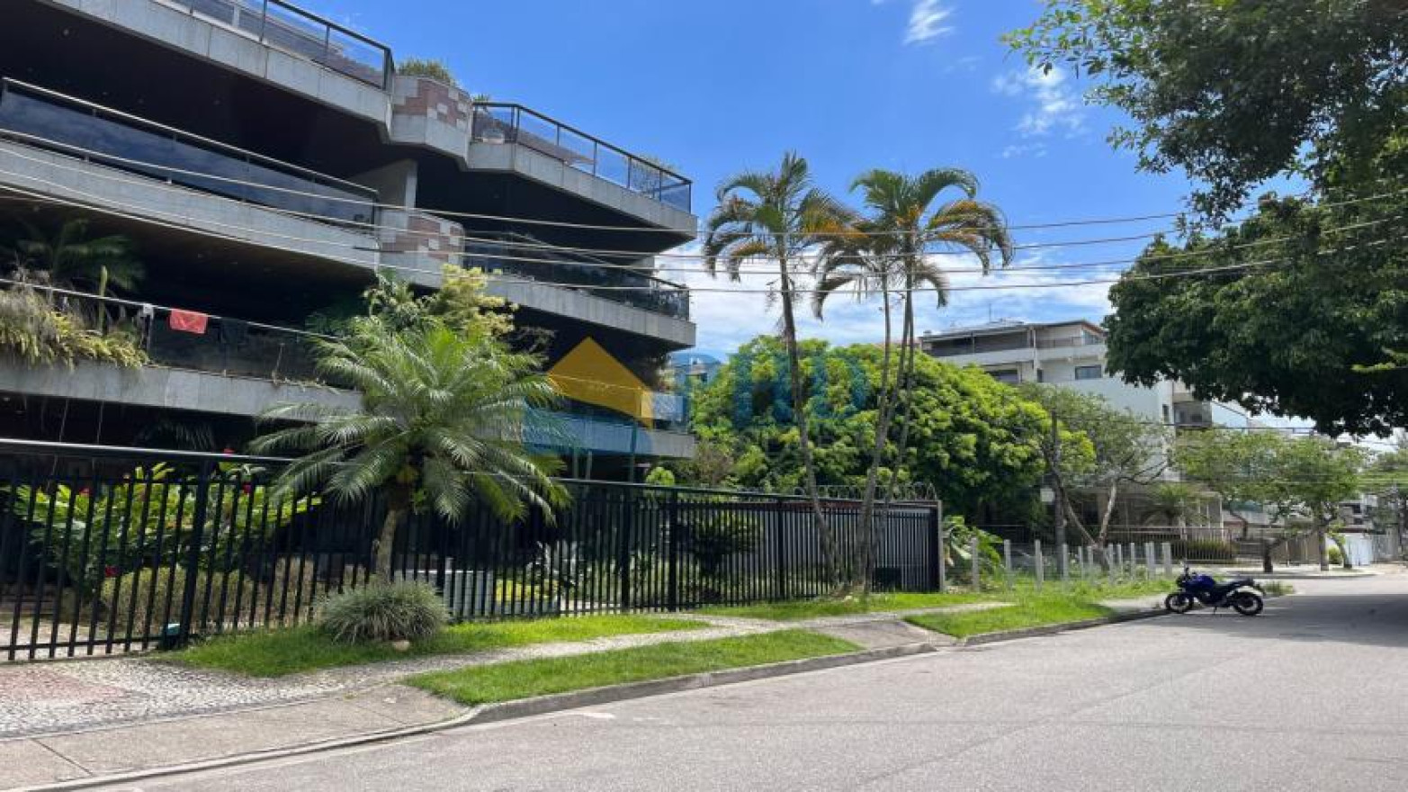 Apartamento 4 Quartos 210m² 