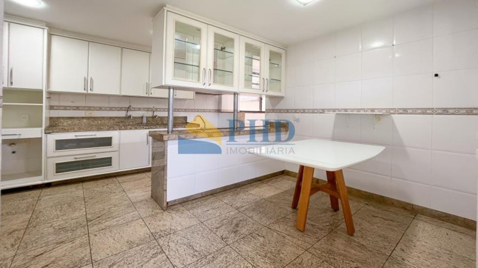 Apartamento 4 Quartos 210m² 