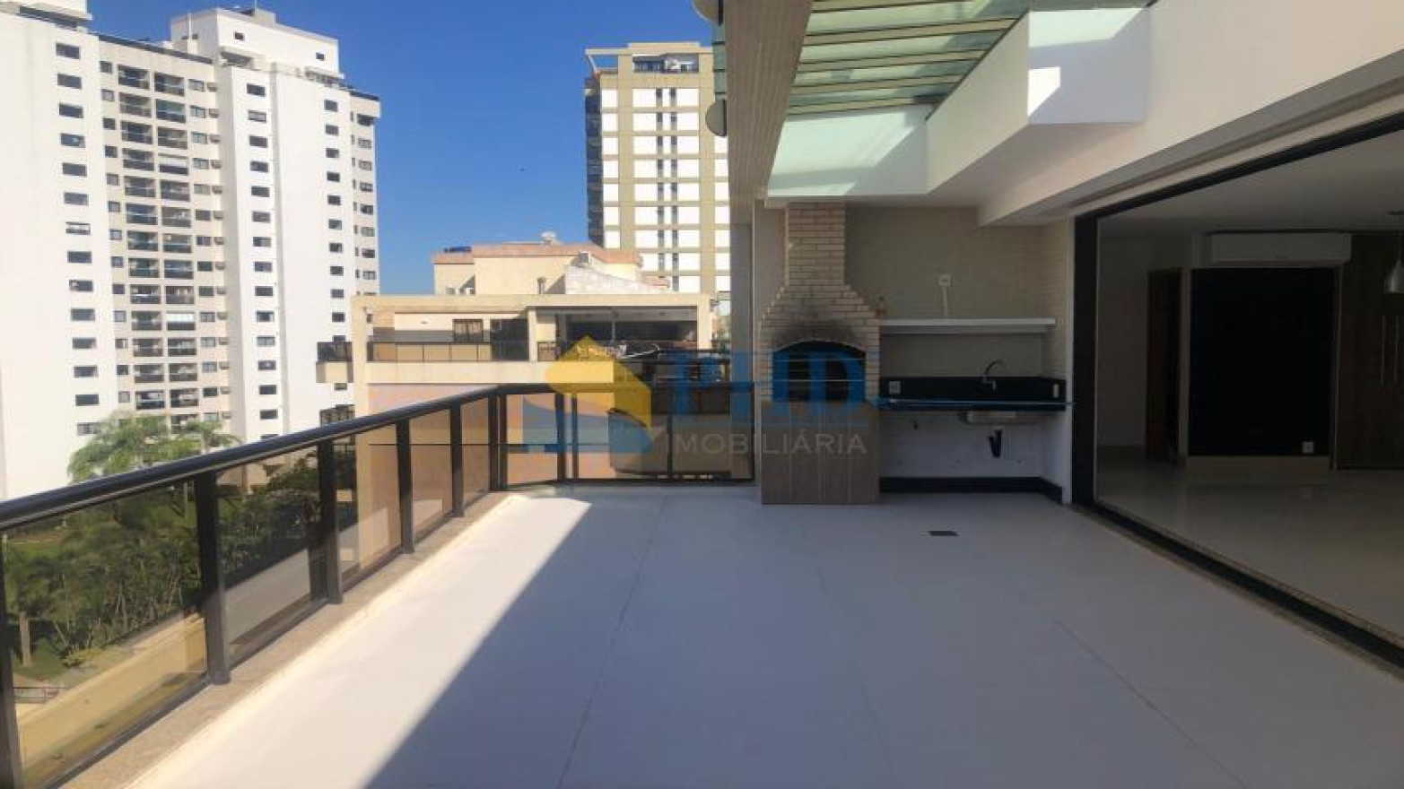 Cobertura 3 Quartos 200m² 